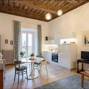 In Palazzo Bucelli Apartment